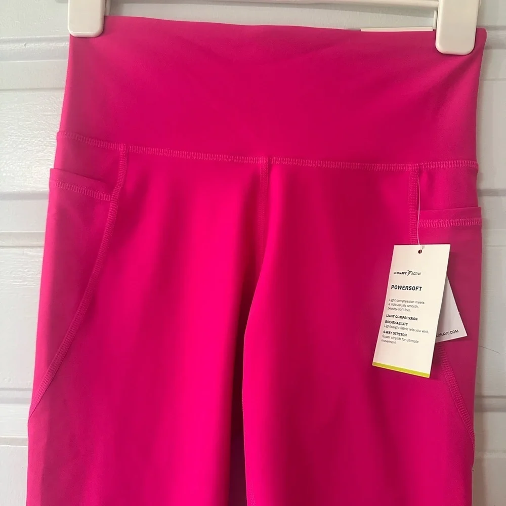Flamingo Hot Pink Powersoft High-Rise Crop‎ NWT! Size medium.